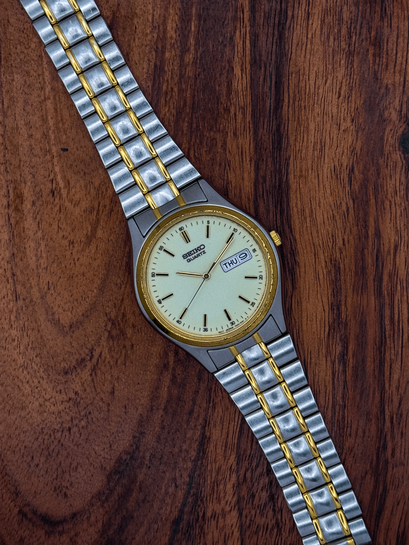 1994 Seiko 7N43-9041 Full Luminous Dial vintage watch, detail 1 of 8