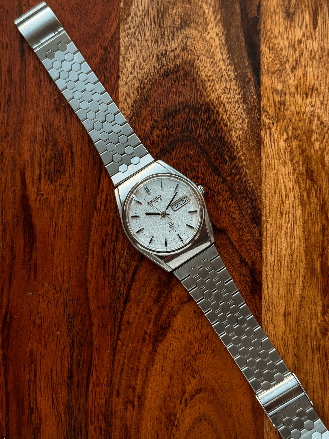 1981 Seiko 7546-8080 Type II — Textured Dial vintage watch, detail 1 of 9