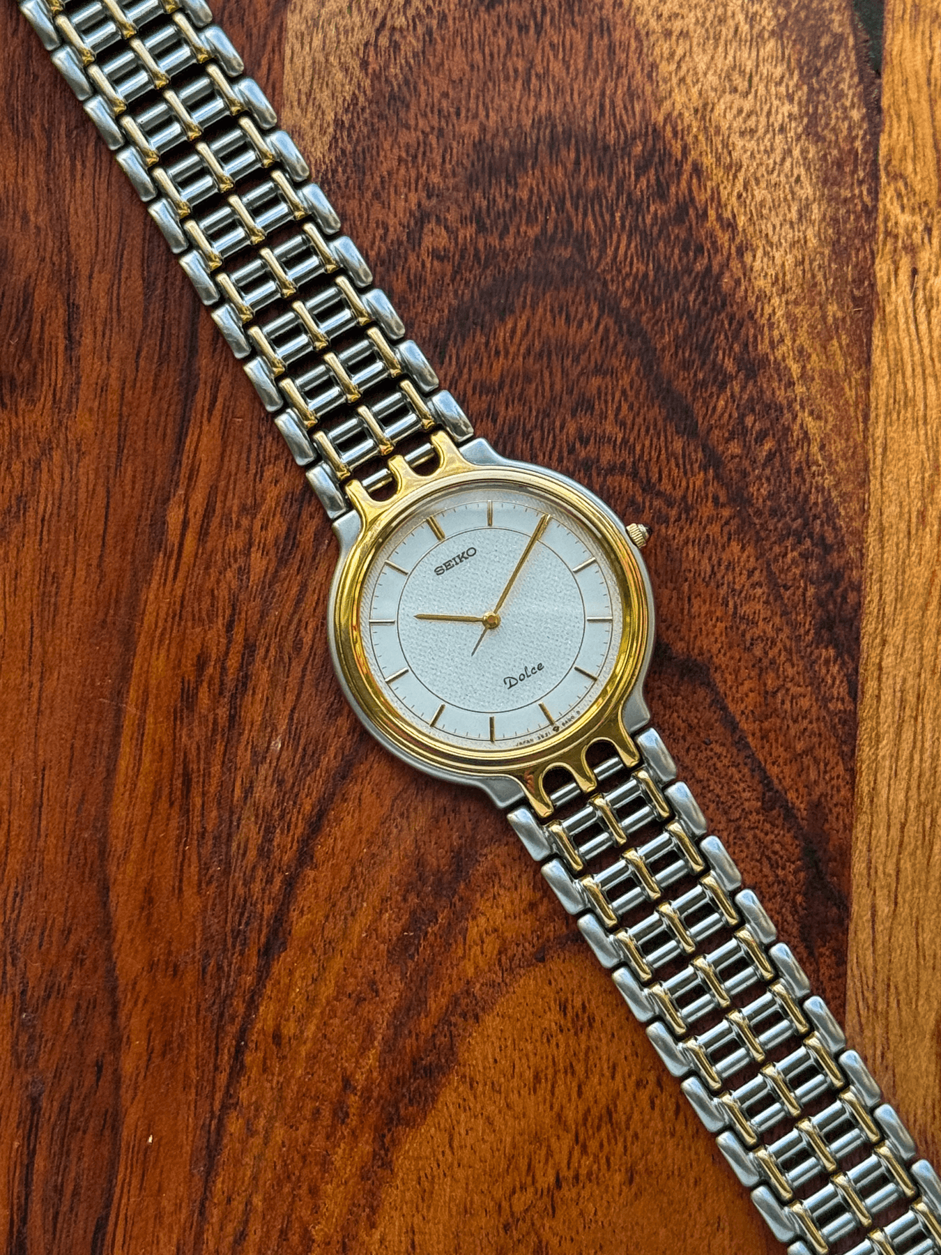 1990 Seiko 5E31-6A00 Dolce Two-Tone Textured Dial vintage watch, detail 1 of 10