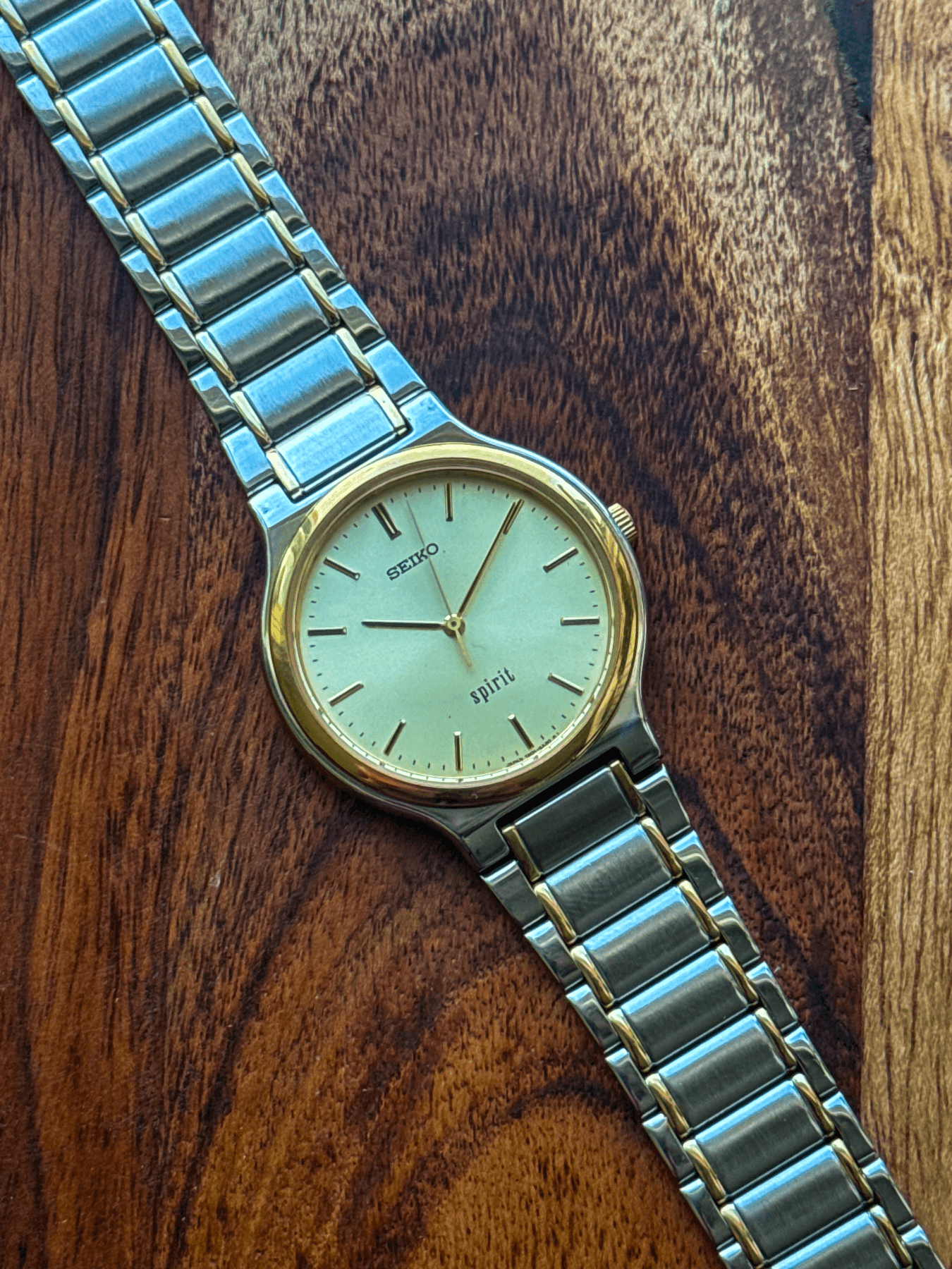1991 Seiko 7N01-6A70 Spirit Two-Tone Champagne Dial vintage watch, detail 1 of 8