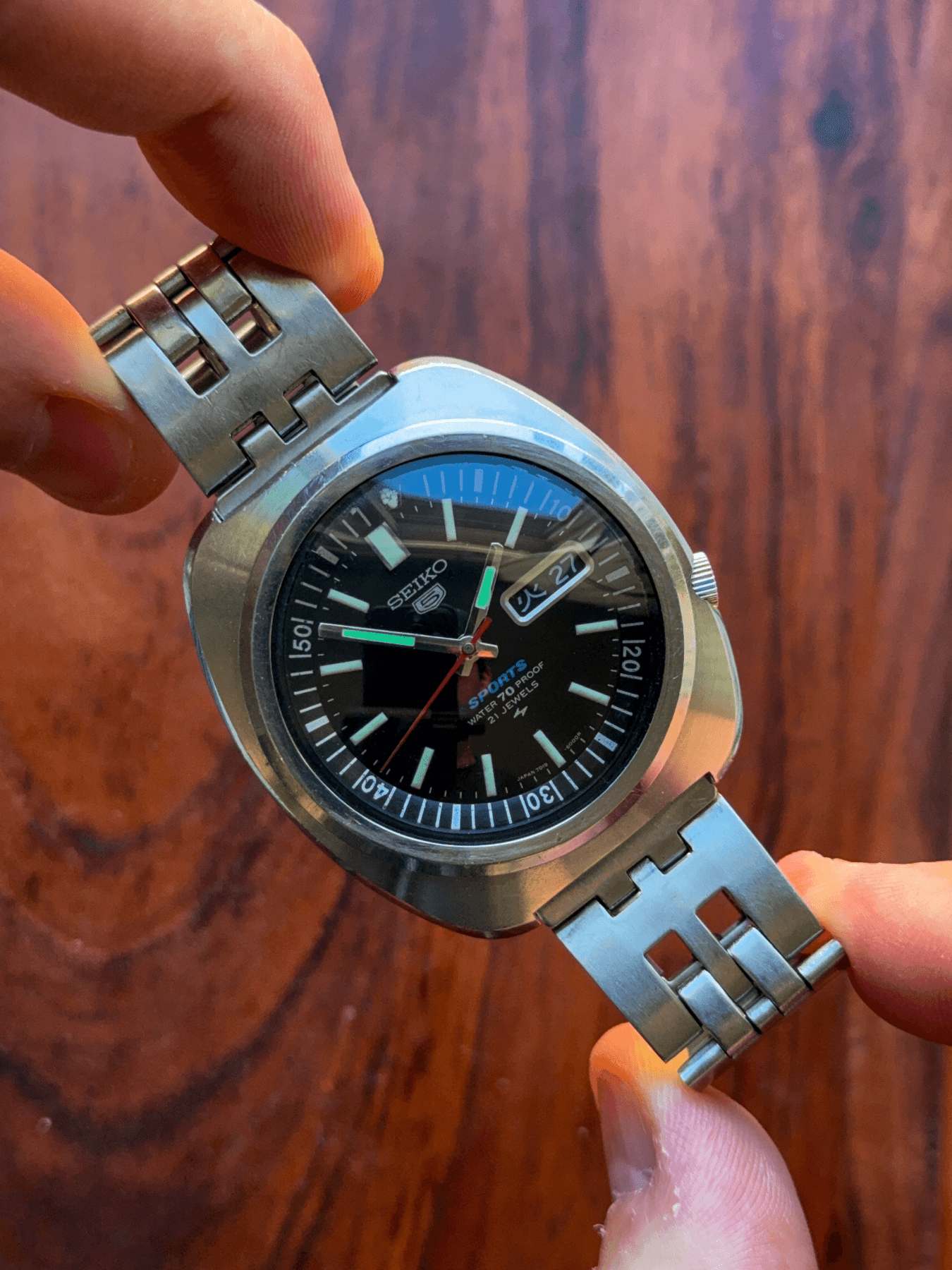 1969 Seiko 7019-6000 Sports 70 — 21 Jewels vintage watch, detail 1 of 8